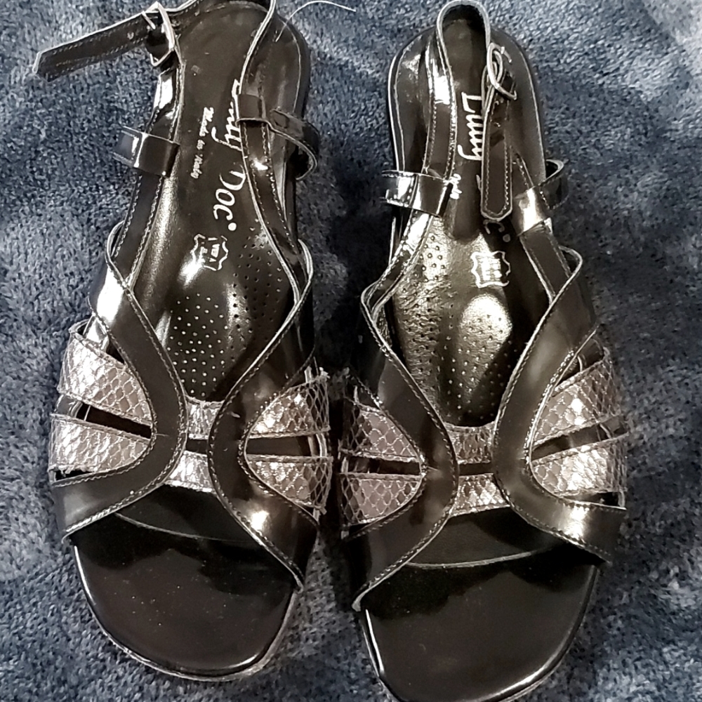 Made in Italy black ladies sandals size 8